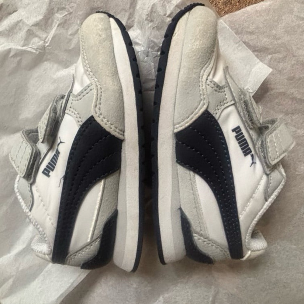 Toddler Puma Sneakers Size 7C - Picture 3 of 6